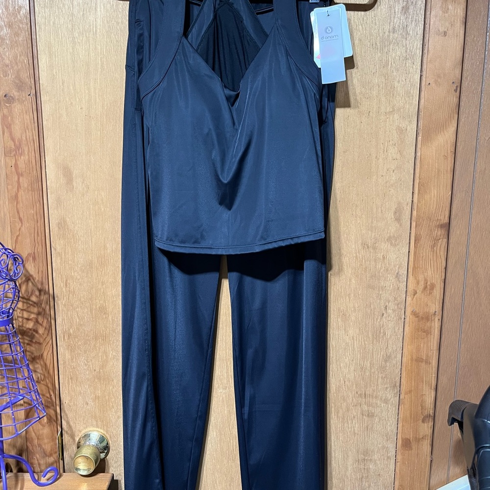 Mono‎ B Black pants and crop top